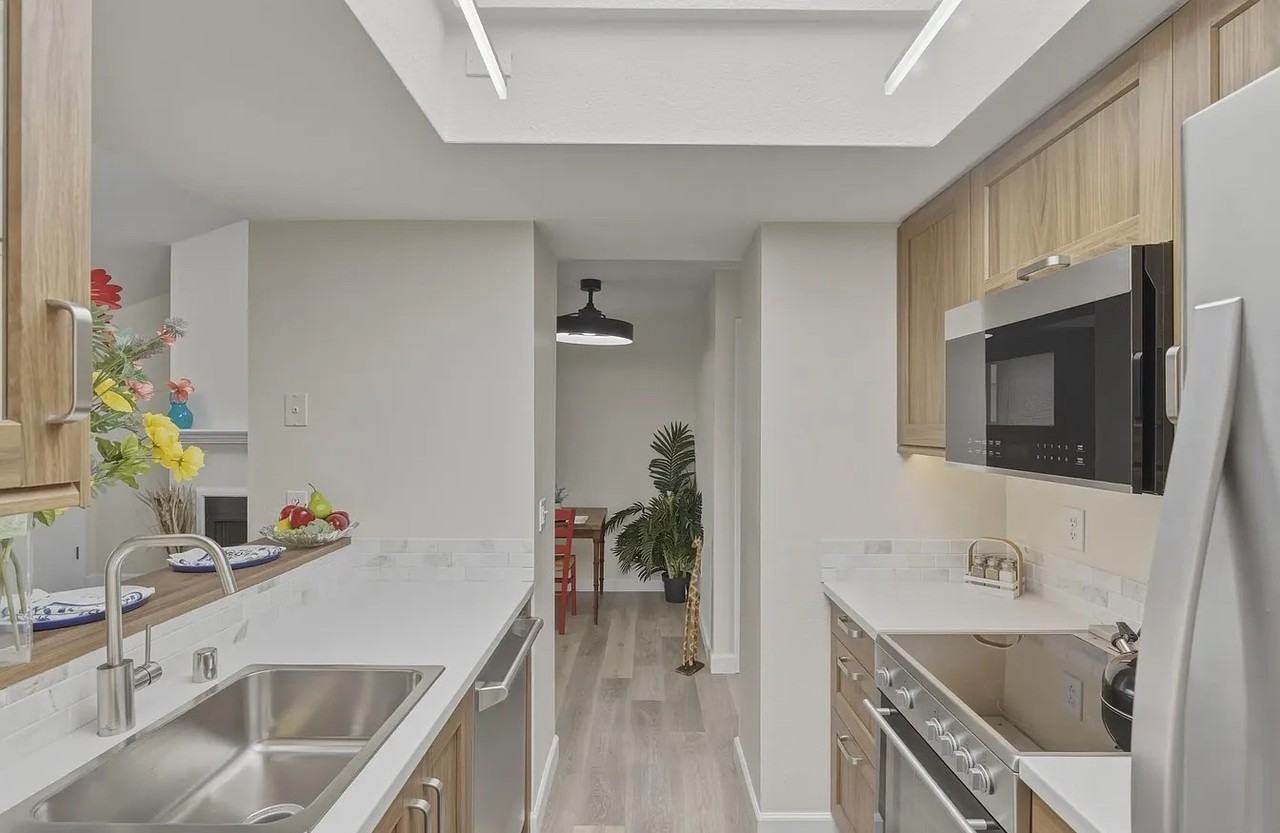 4725 35Th St - Photo 7 of 10