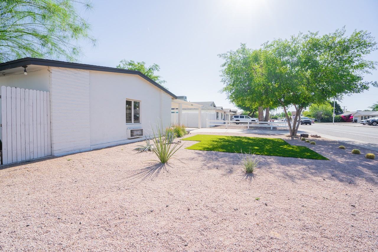 8139 E Osborn Rd - Photo 4 of 44