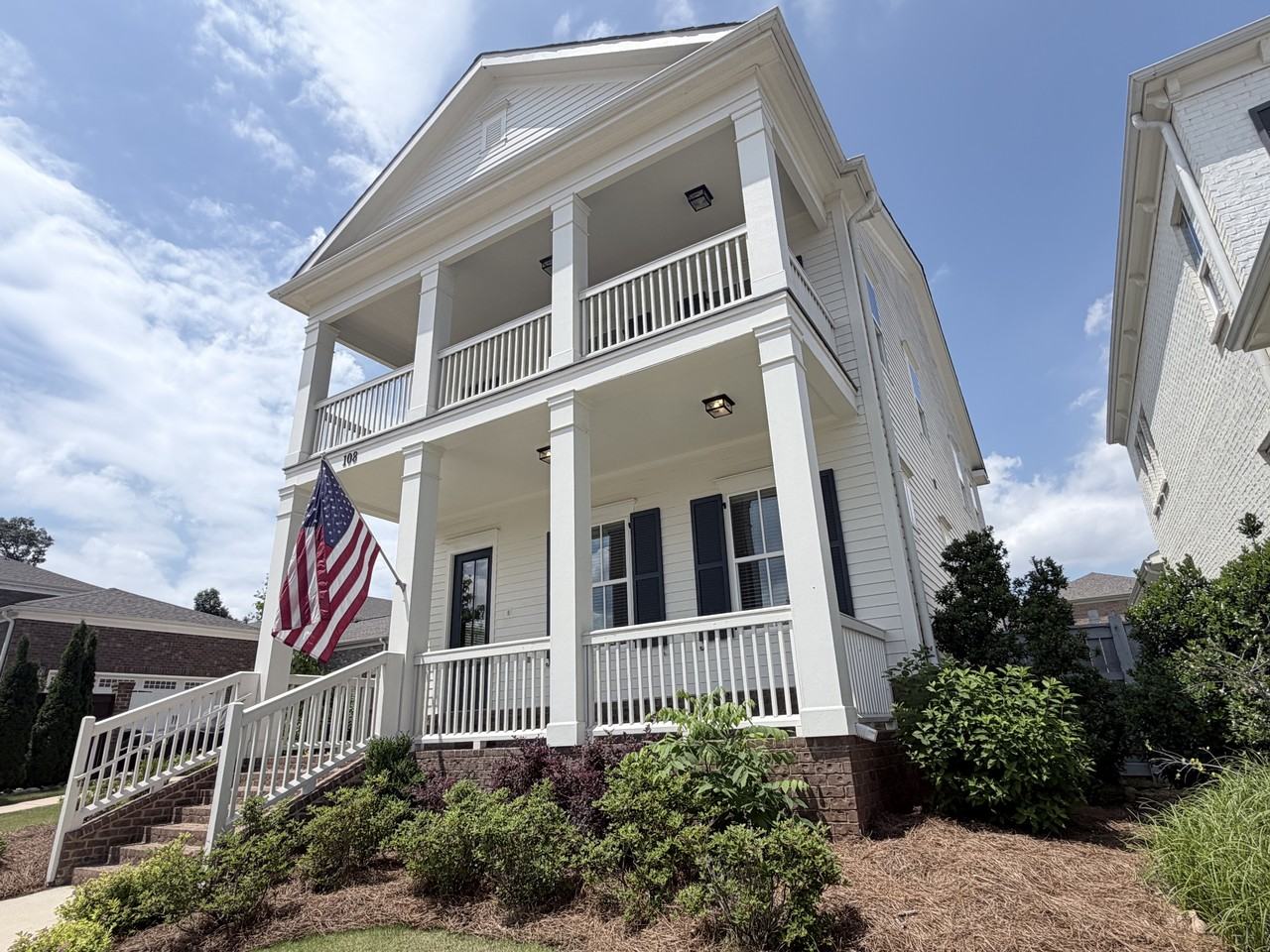 108 Napolean Ave - Photo 3 of 33