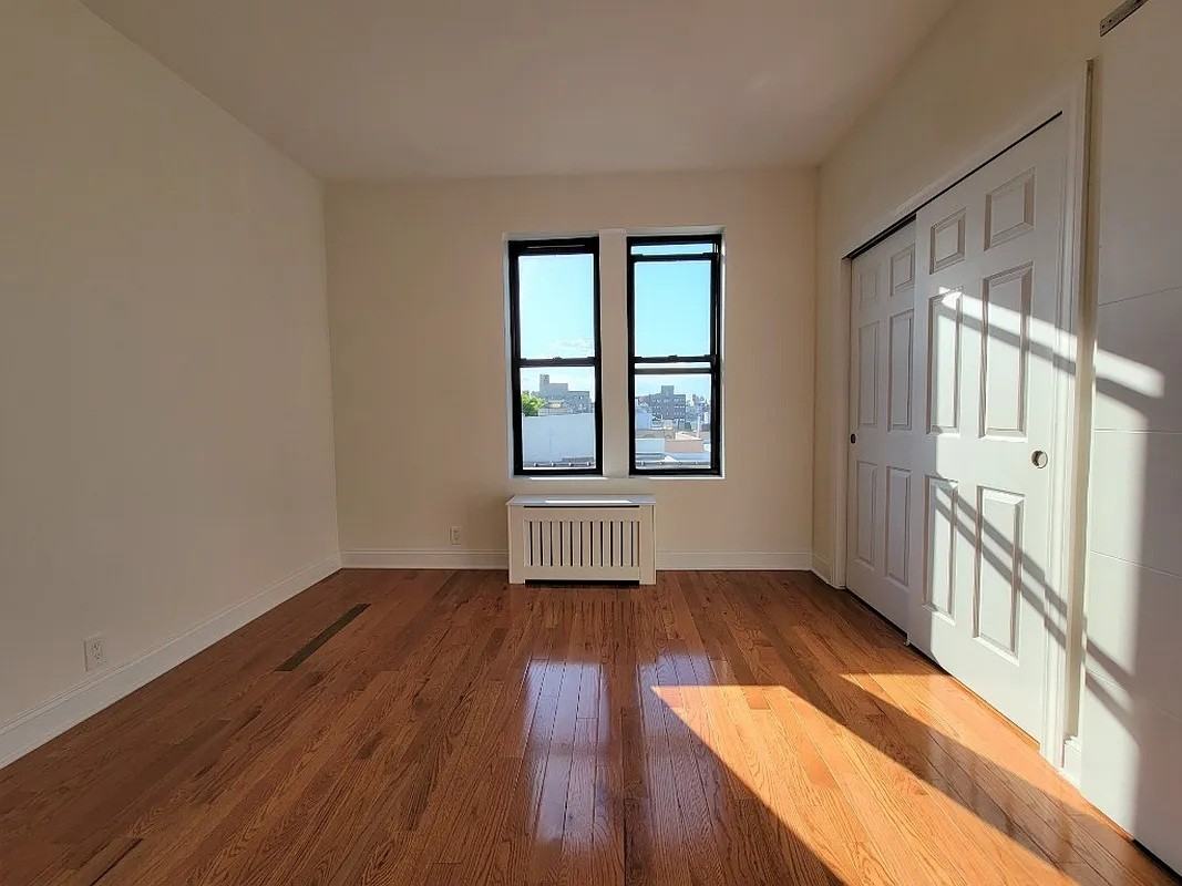 150 Lenox Rd - Photo 3 of 9