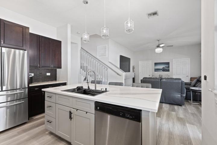 3221 West Drive - Photo 3 of 8