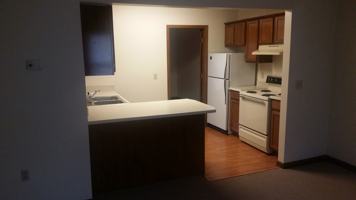 featured image of 100 Maplehill Dr #5