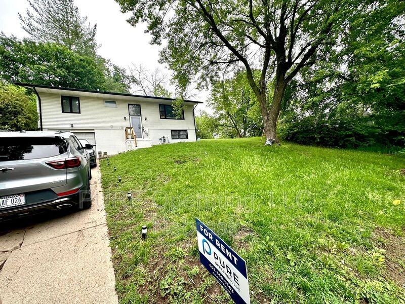 105 N Elm St - Photo 2 of 37