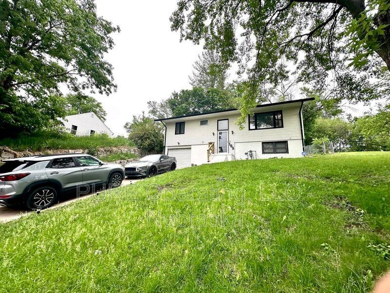 105 N Elm St - Photo 3 of 37