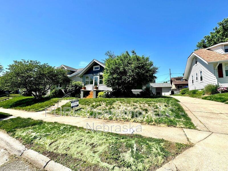 5724 Rees St - Photo 5 of 50