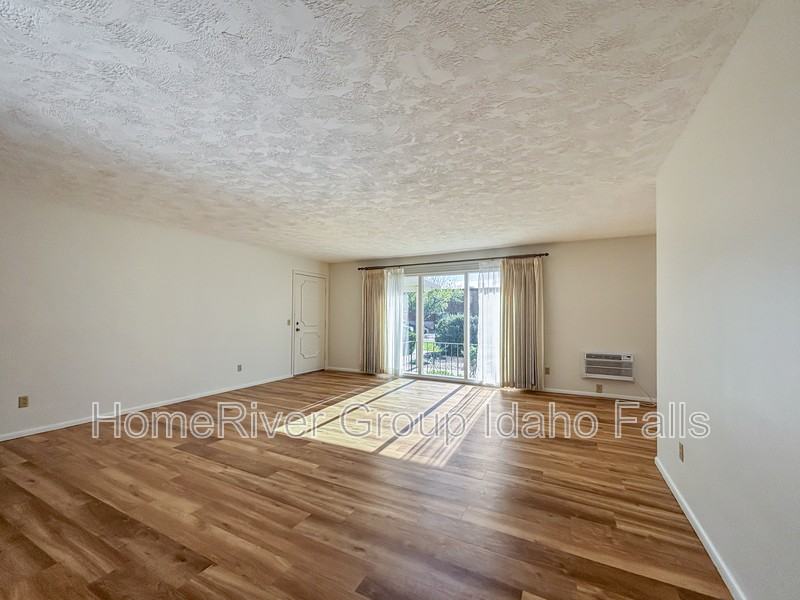 1830 Balboa Dr #K - Photo 5 of 21