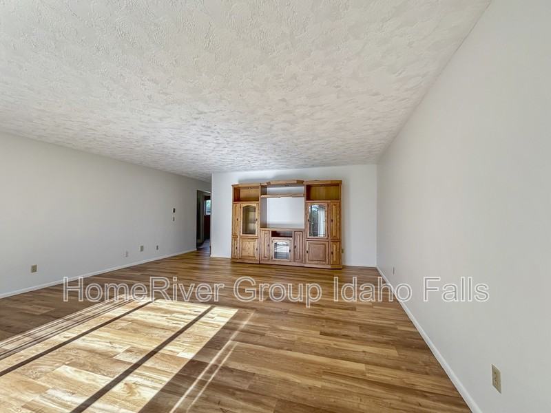 1830 Balboa Dr #K - Photo 6 of 21