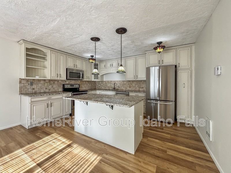 1830 Balboa Dr #K - Photo 3 of 21