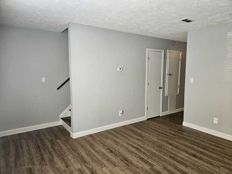5842 Aftonshire Dr - Photo 4 of 14