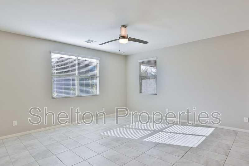 18787 W Yucatan Dr - Photo 6 of 43