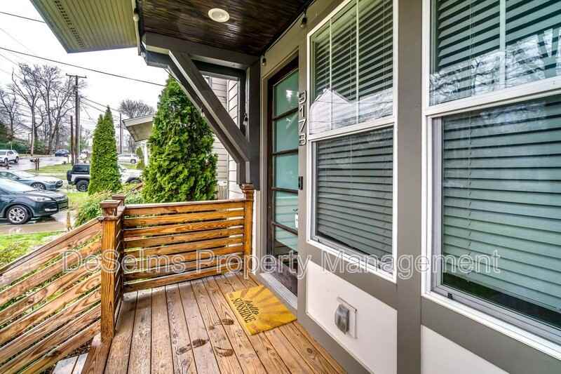 917B Spain Ave - Photo 2 of 24