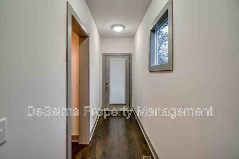 917B Spain Ave - Photo 7 of 24