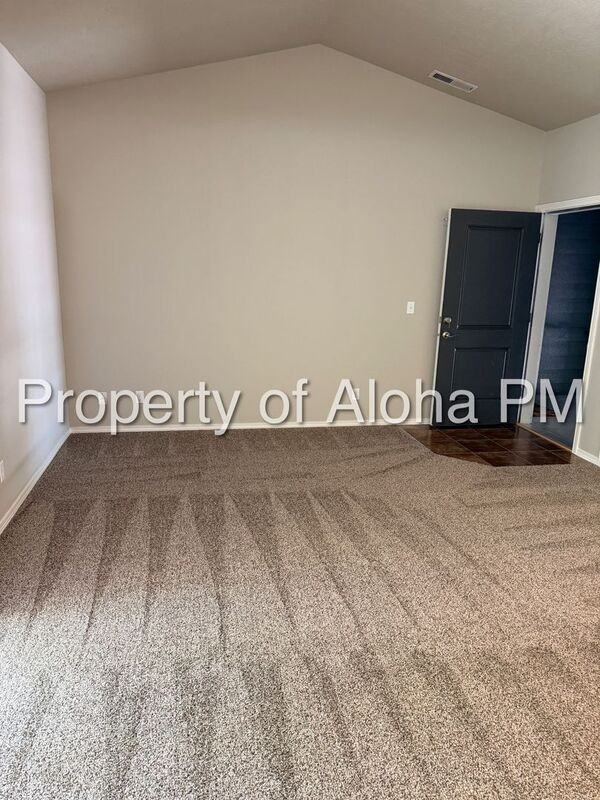 10639 W Wasdale Dr #201 - Photo 5 of 18