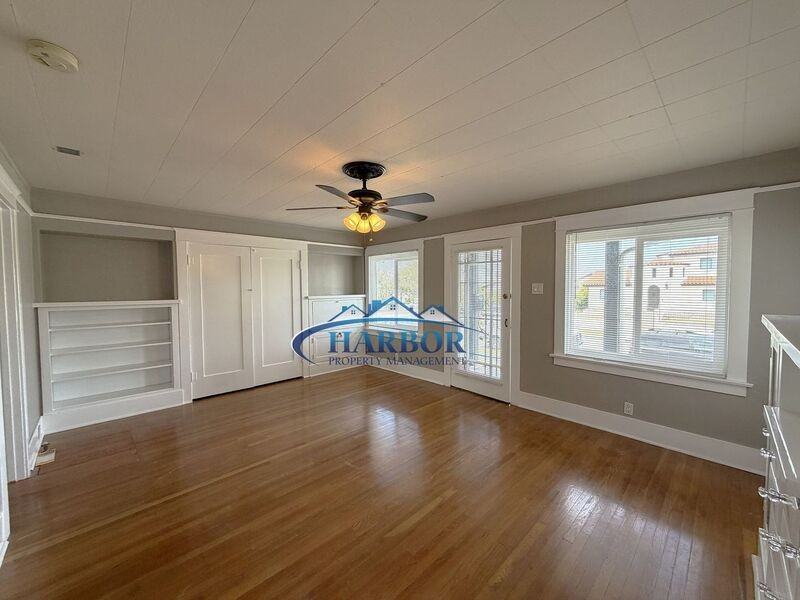1517 S Walker Ave - Photo 4 of 12