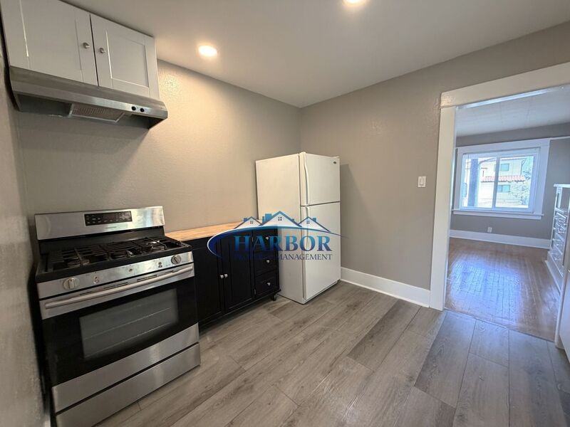 1517 S Walker Ave - Photo 6 of 12