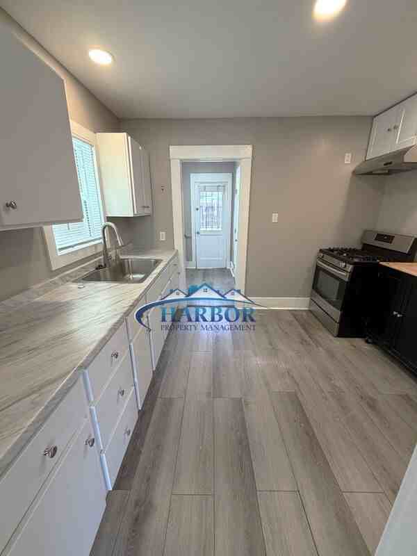 1517 S Walker Ave - Photo 7 of 12
