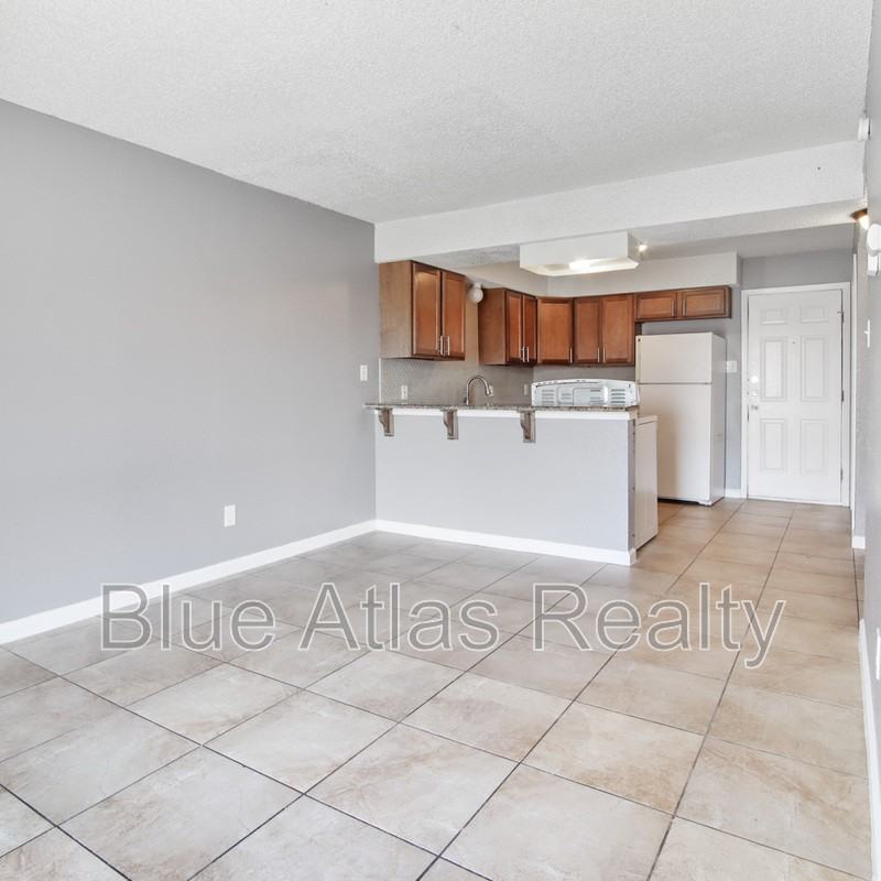 408 Noble Ave - Photo 3 of 18
