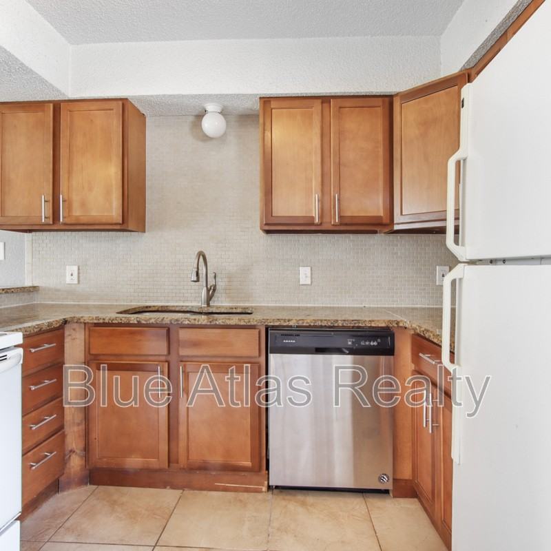 408 Noble Ave - Photo 7 of 18