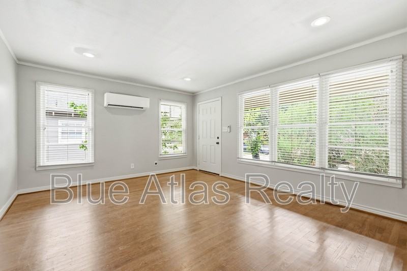 3643 Lafayette Ave - Photo 3 of 19