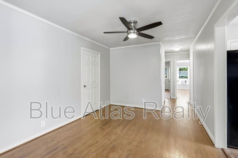 3643 Lafayette Ave - Photo 6 of 19