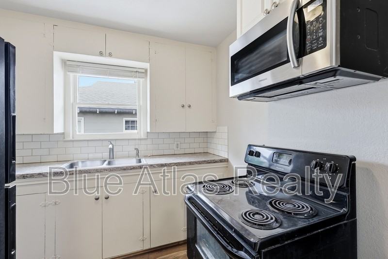 3643 Lafayette Ave - Photo 7 of 19
