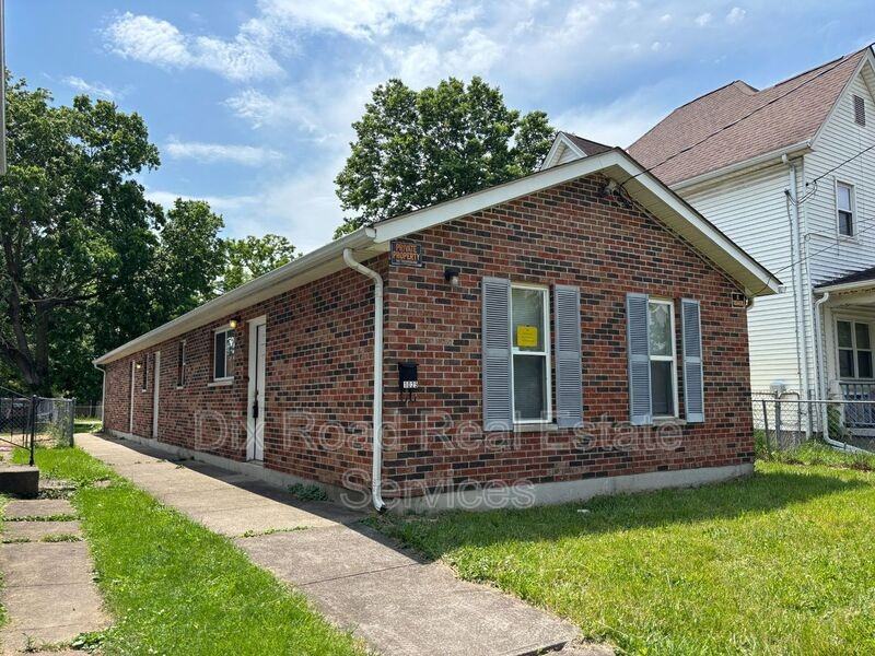 1025 Heaton St - Photo 3 of 16