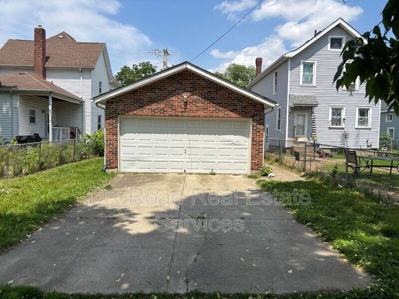 1025 Heaton St - Photo 4 of 16
