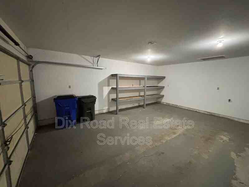 1025 Heaton St - Photo 5 of 16