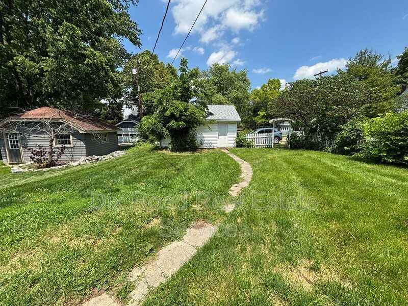 1501 Glenbeck Ave - Photo 4 of 29