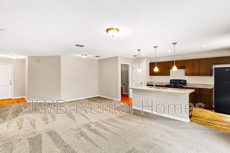 9131 4th Ave - Photo 5 of 23