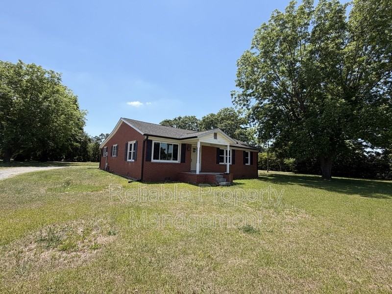 1638 Evans Rd - Photo 3 of 19
