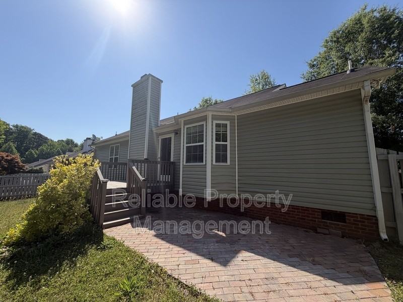 141 Creek Commons Ave - Photo 2 of 5