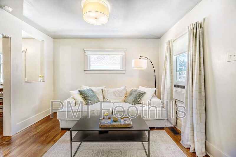 2968 S Grant St - Photo 4 of 18