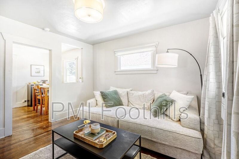 2968 S Grant St - Photo 6 of 18