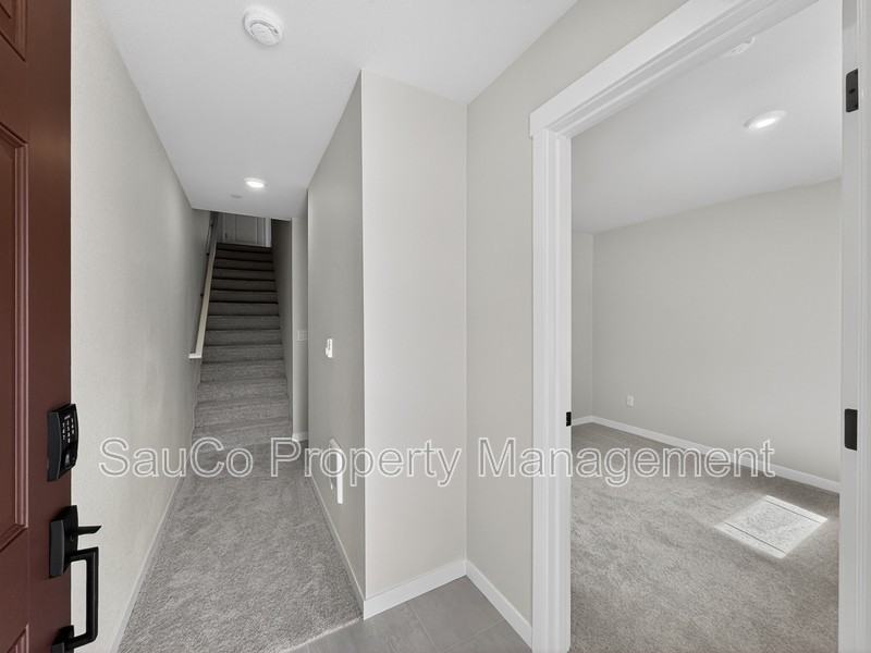 7513 Nw Eleanor Ave - Photo 2 of 22