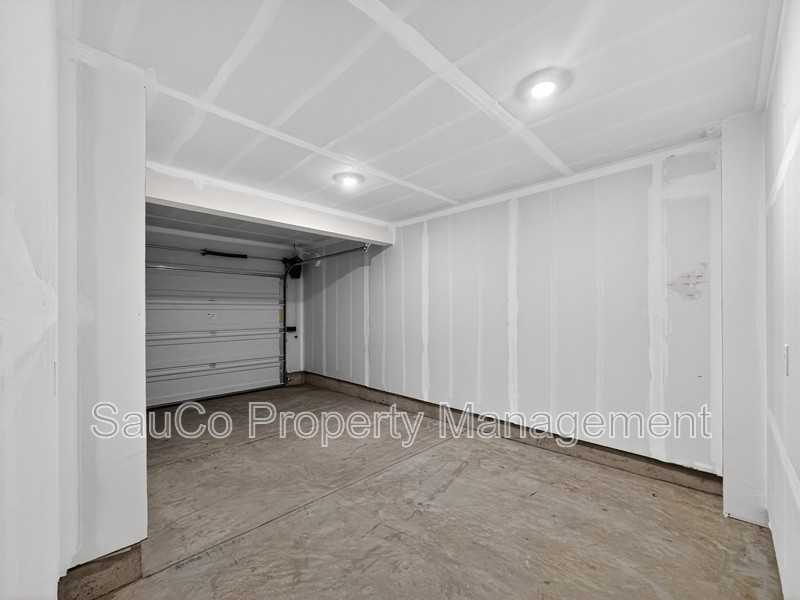 7513 Nw Eleanor Ave - Photo 7 of 22