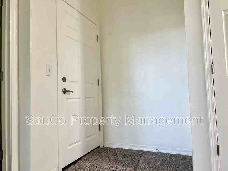 33763 E Columbia Ave - Photo 2 of 11