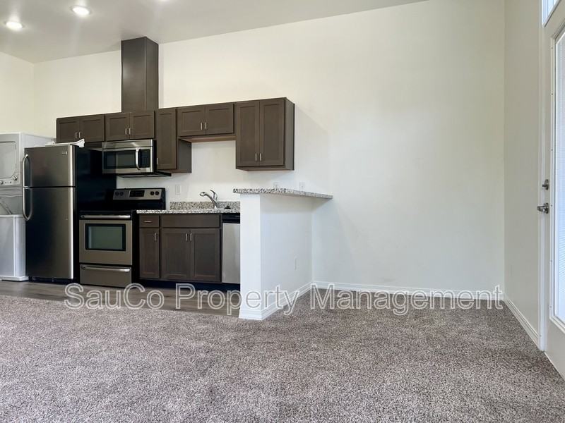 33763 E Columbia Ave - Photo 5 of 11