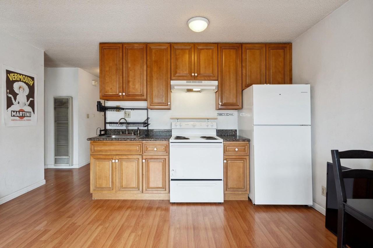 288 8th Ave - Photo 3 of 11