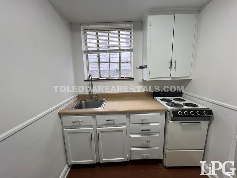 2238 W Sylvania Ave #1 - Photo 2 of 9