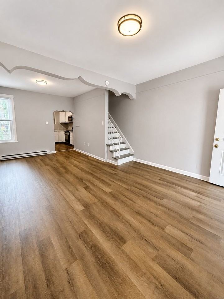 5024 Parrish St - Photo 4 of 30
