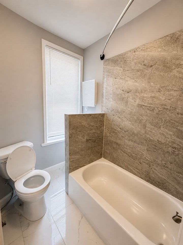 5024 Parrish St - Photo 5 of 30