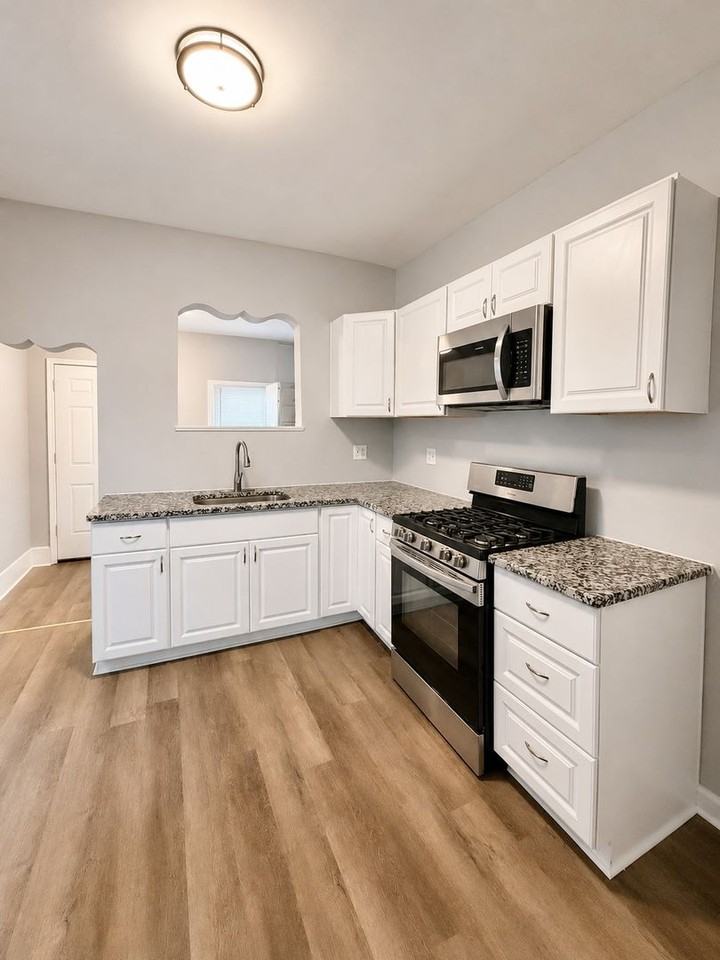 5024 Parrish St - Photo 7 of 30
