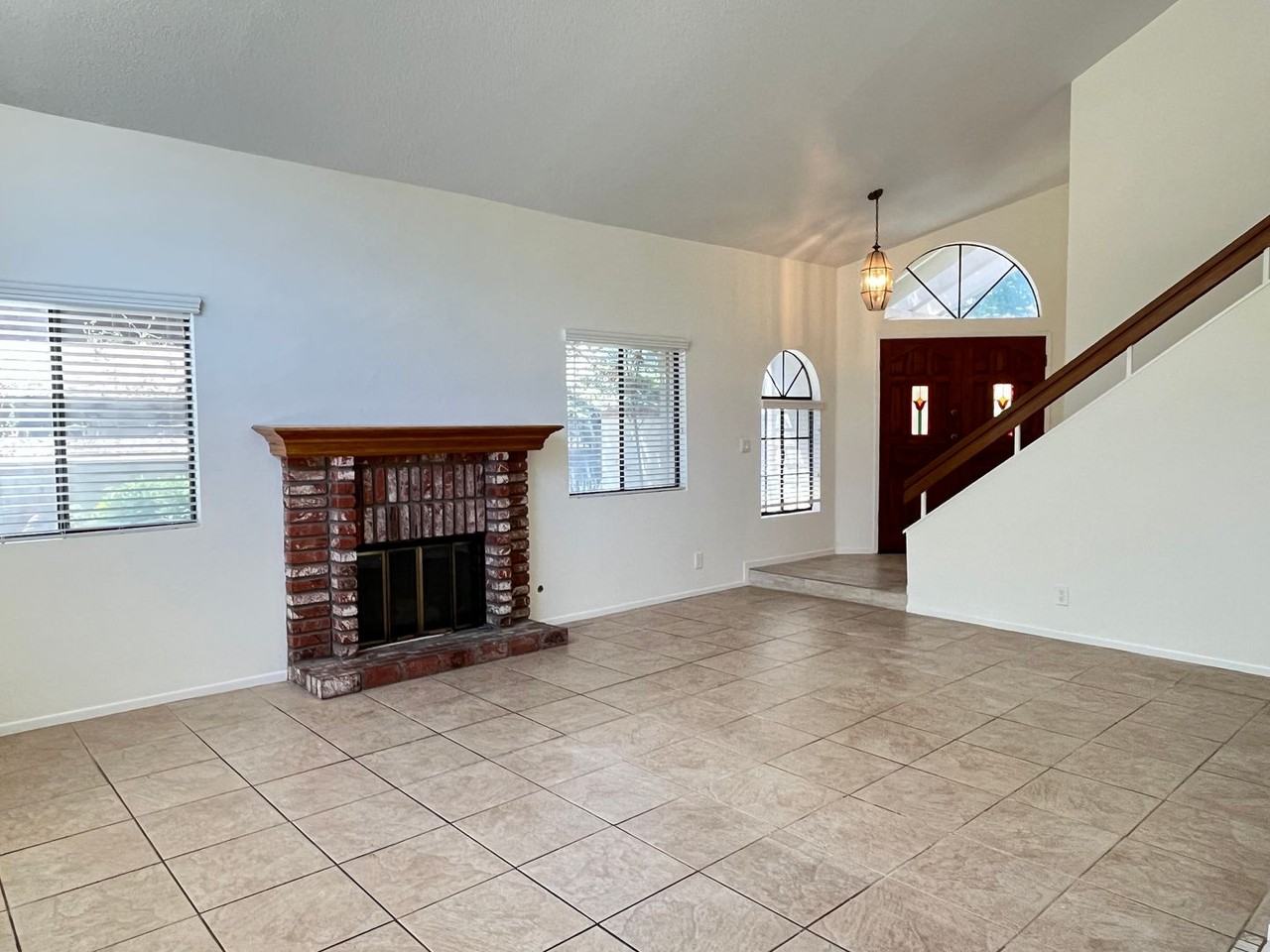 2162 Falcon Crest Dr - Photo 3 of 26