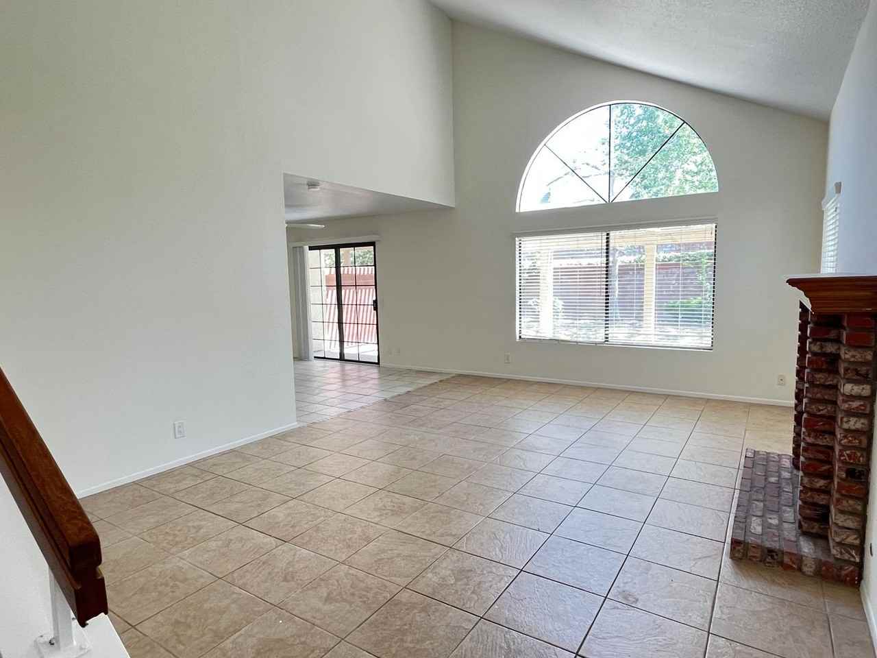 2162 Falcon Crest Dr - Photo 4 of 26