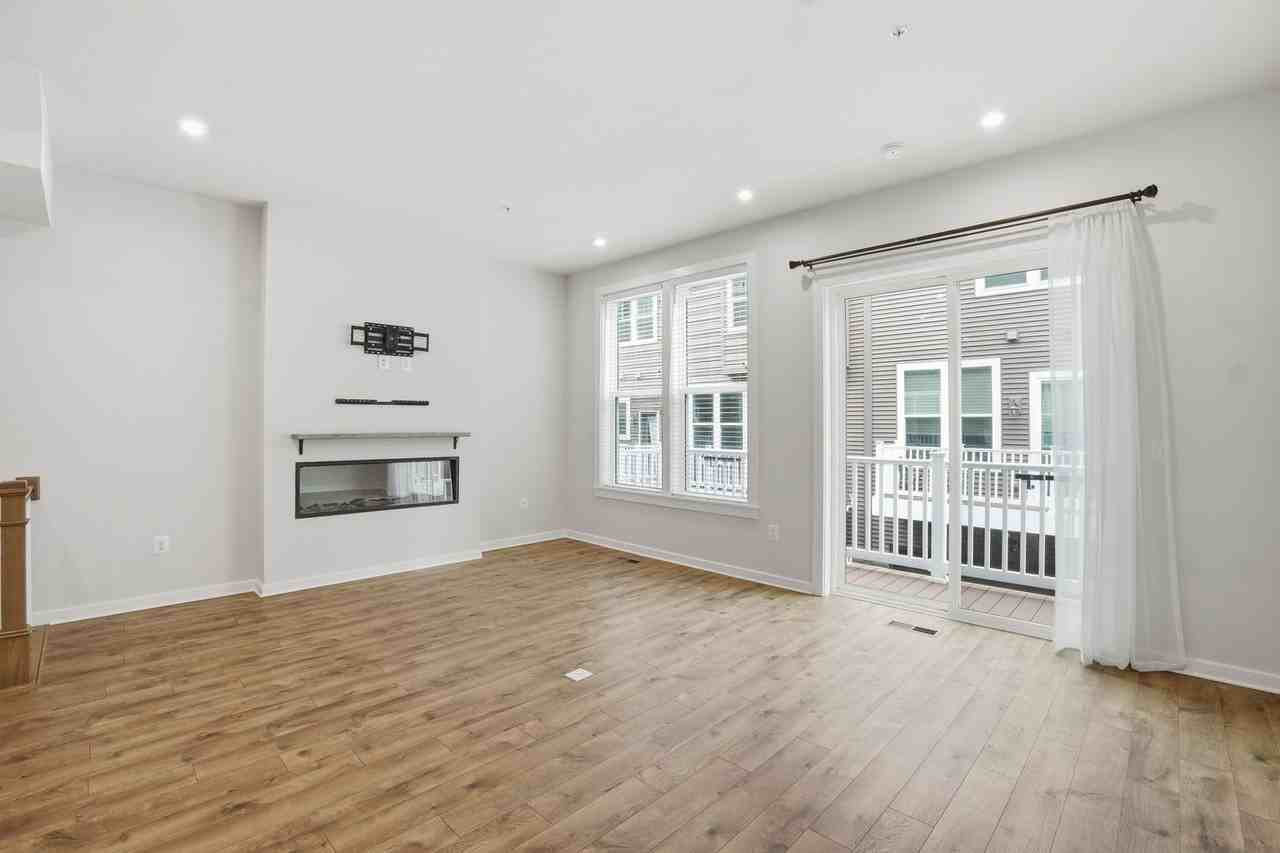 8178 Red Hook St - Photo 5 of 48
