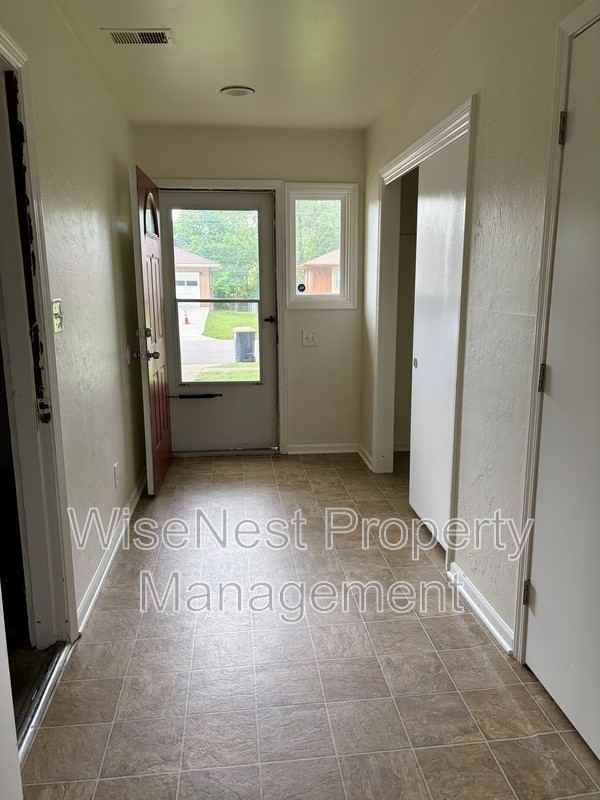 8808 Eaststreet - Photo 3 of 21