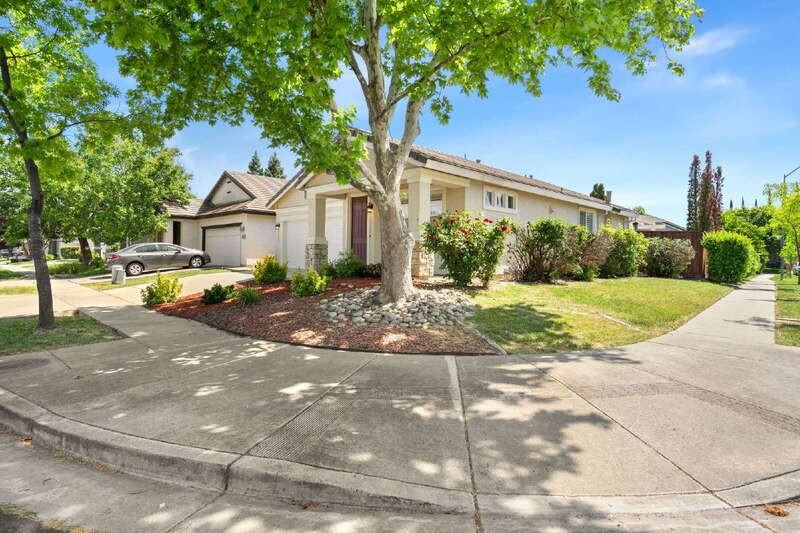 3495 China Hat Island Rd - Photo 2 of 26