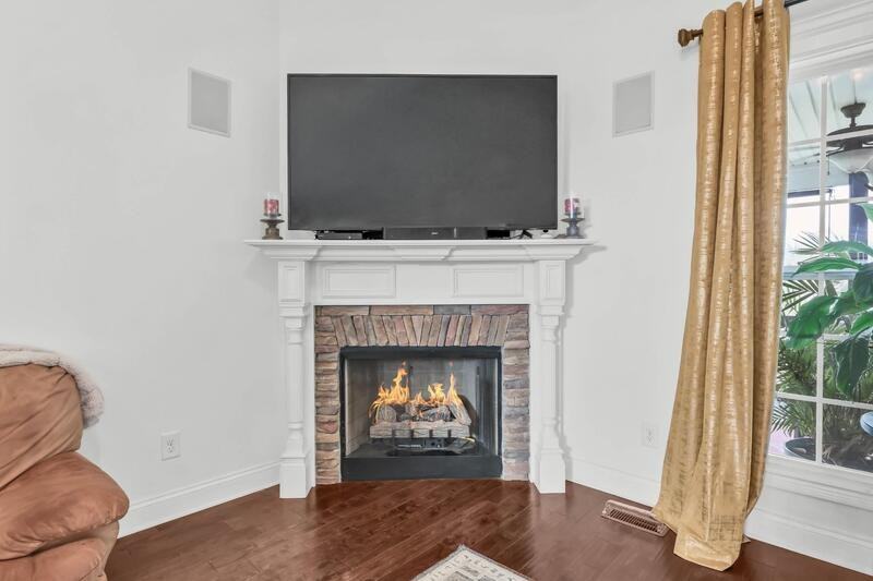 820 Carousel Ct - Photo 4 of 29