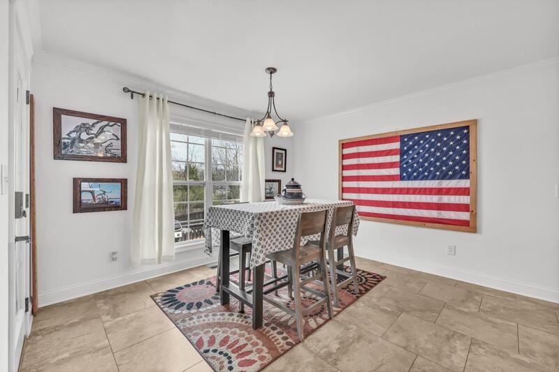 820 Carousel Ct - Photo 5 of 29